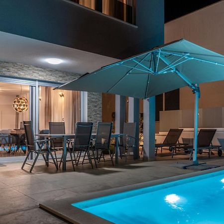 Villa Dea - Dein Rueckzugsort Am Meer Mit Beheiztem Pool Vrsi Luaran gambar