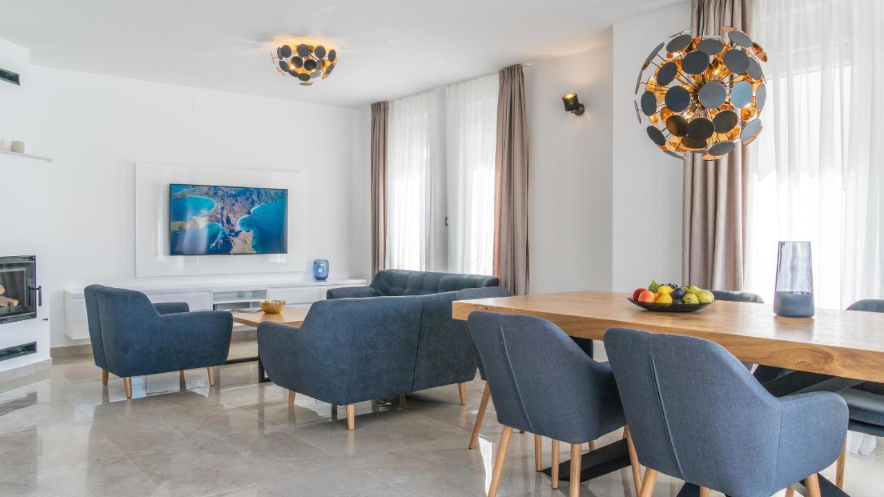 Villa Dea - Dein Rueckzugsort Am Meer Mit Beheiztem Pool Vrsi Luaran gambar