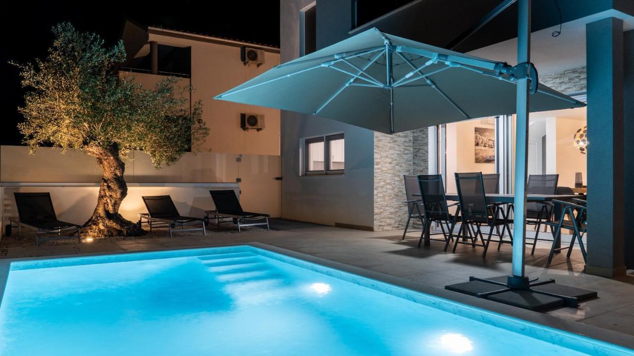 Villa Dea - Dein Rueckzugsort Am Meer Mit Beheiztem Pool Vrsi Luaran gambar