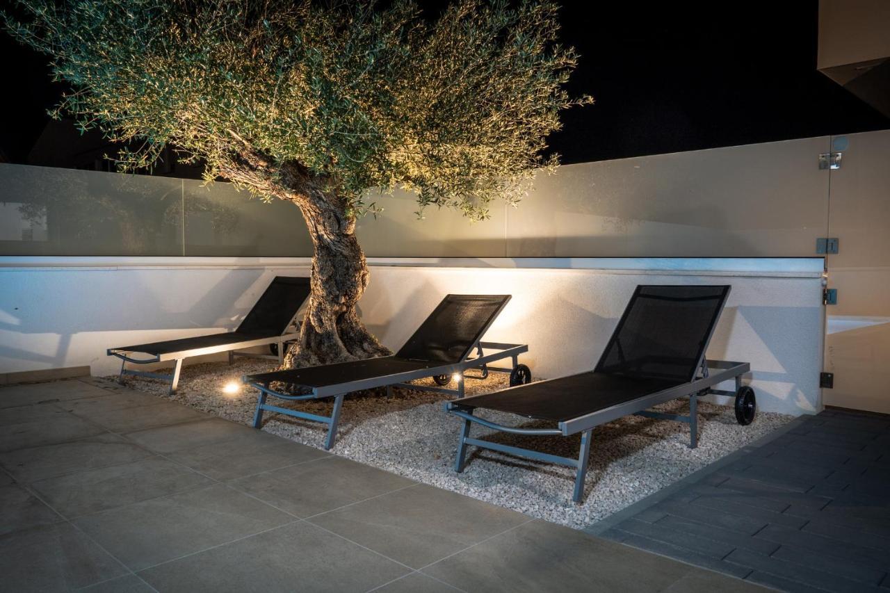 Villa Dea - Dein Rueckzugsort Am Meer Mit Beheiztem Pool Vrsi Luaran gambar
