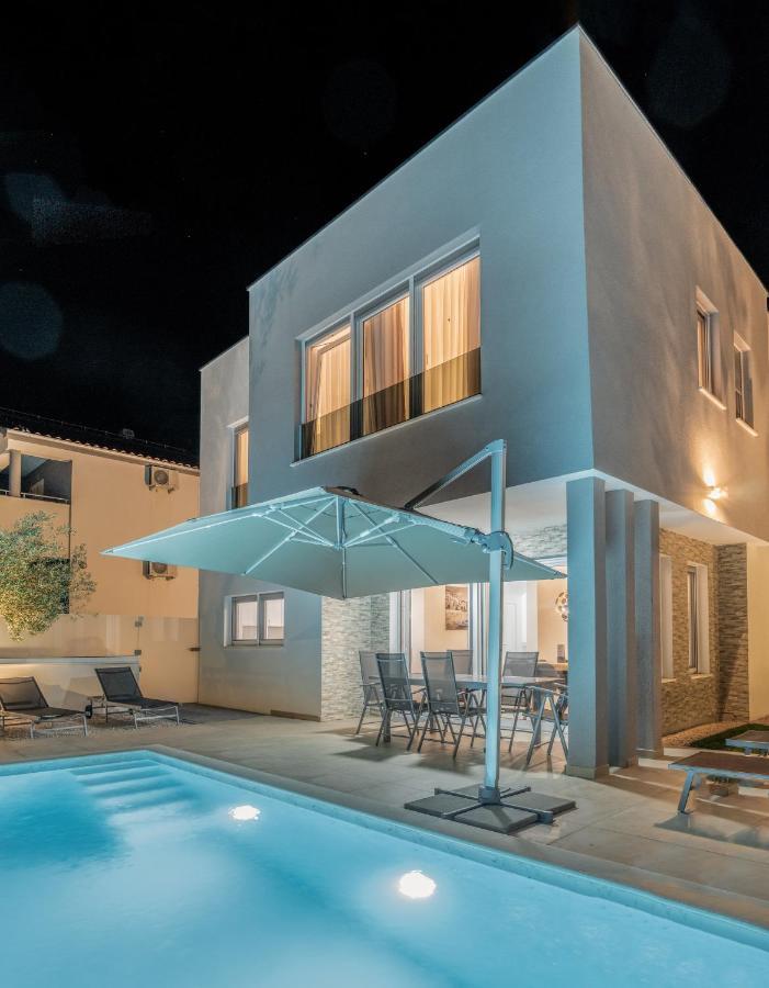 Villa Dea - Dein Rueckzugsort Am Meer Mit Beheiztem Pool Vrsi Luaran gambar