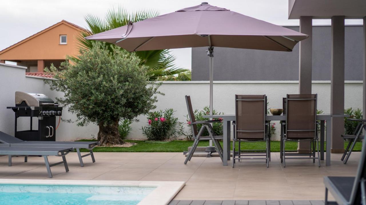 Villa Dea - Dein Rueckzugsort Am Meer Mit Beheiztem Pool Vrsi Luaran gambar