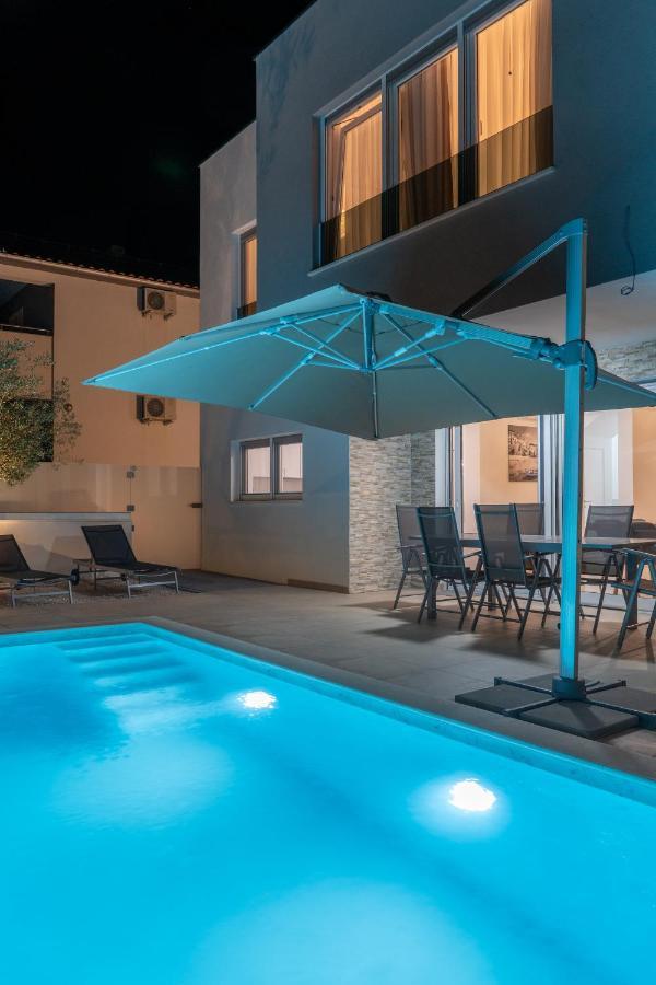 Villa Dea - Dein Rueckzugsort Am Meer Mit Beheiztem Pool Vrsi Luaran gambar