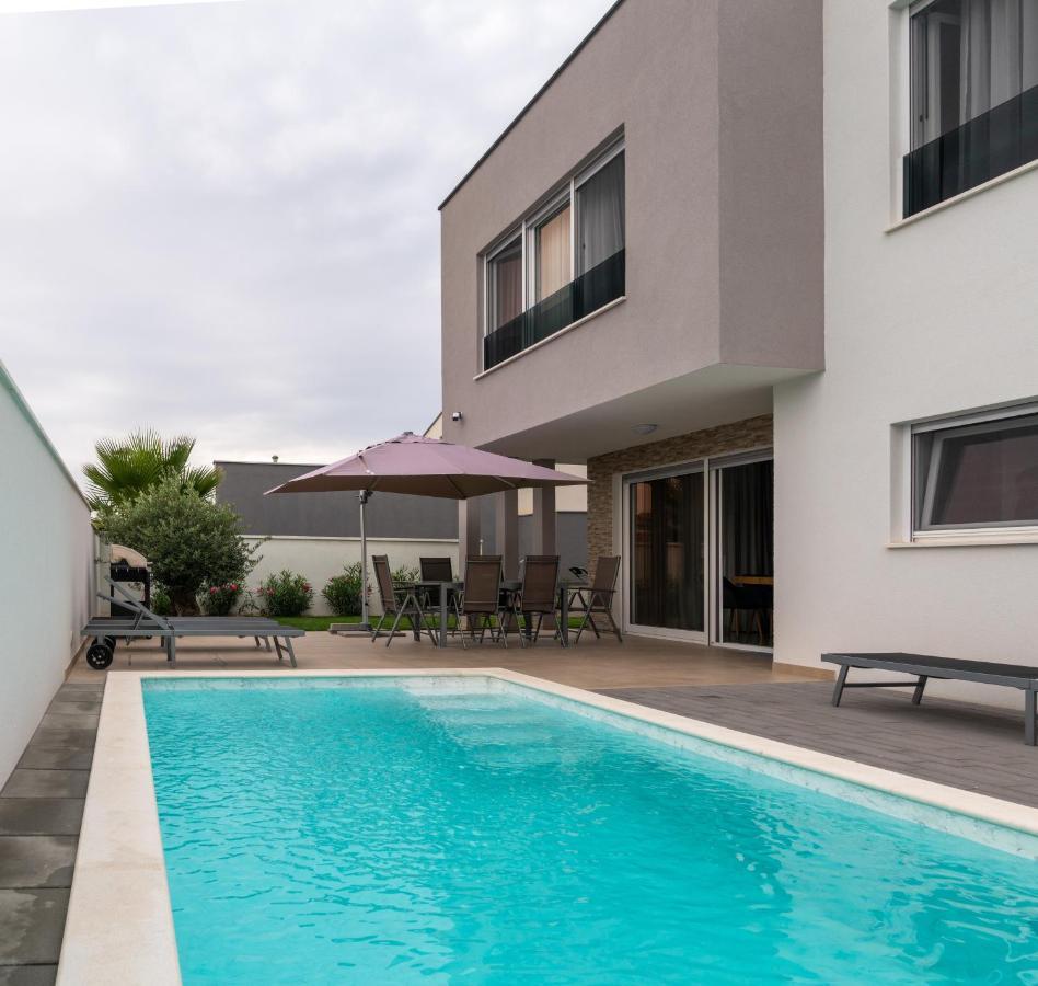 Villa Dea - Dein Rueckzugsort Am Meer Mit Beheiztem Pool Vrsi Luaran gambar