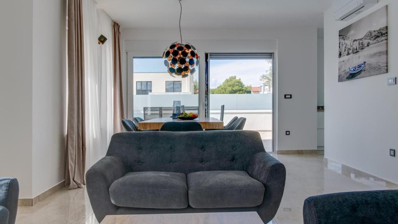 Villa Dea - Dein Rueckzugsort Am Meer Mit Beheiztem Pool Vrsi Luaran gambar