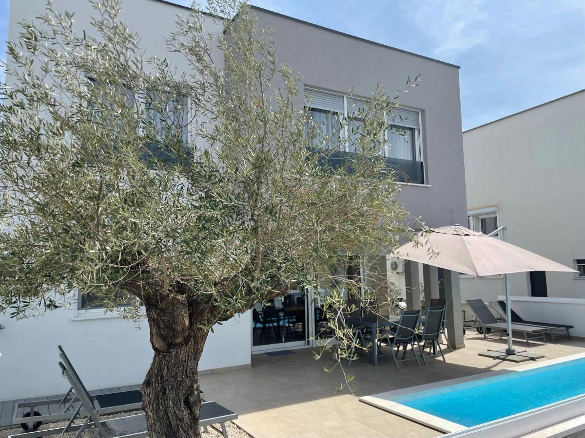 Villa Dea - Dein Rueckzugsort Am Meer Mit Beheiztem Pool Vrsi Luaran gambar