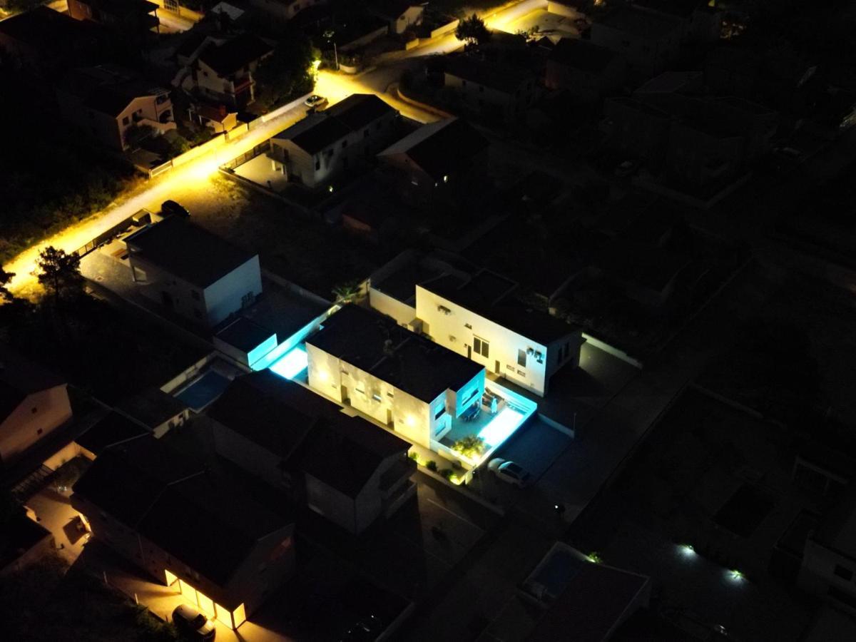 Villa Dea - Dein Rueckzugsort Am Meer Mit Beheiztem Pool Vrsi Luaran gambar