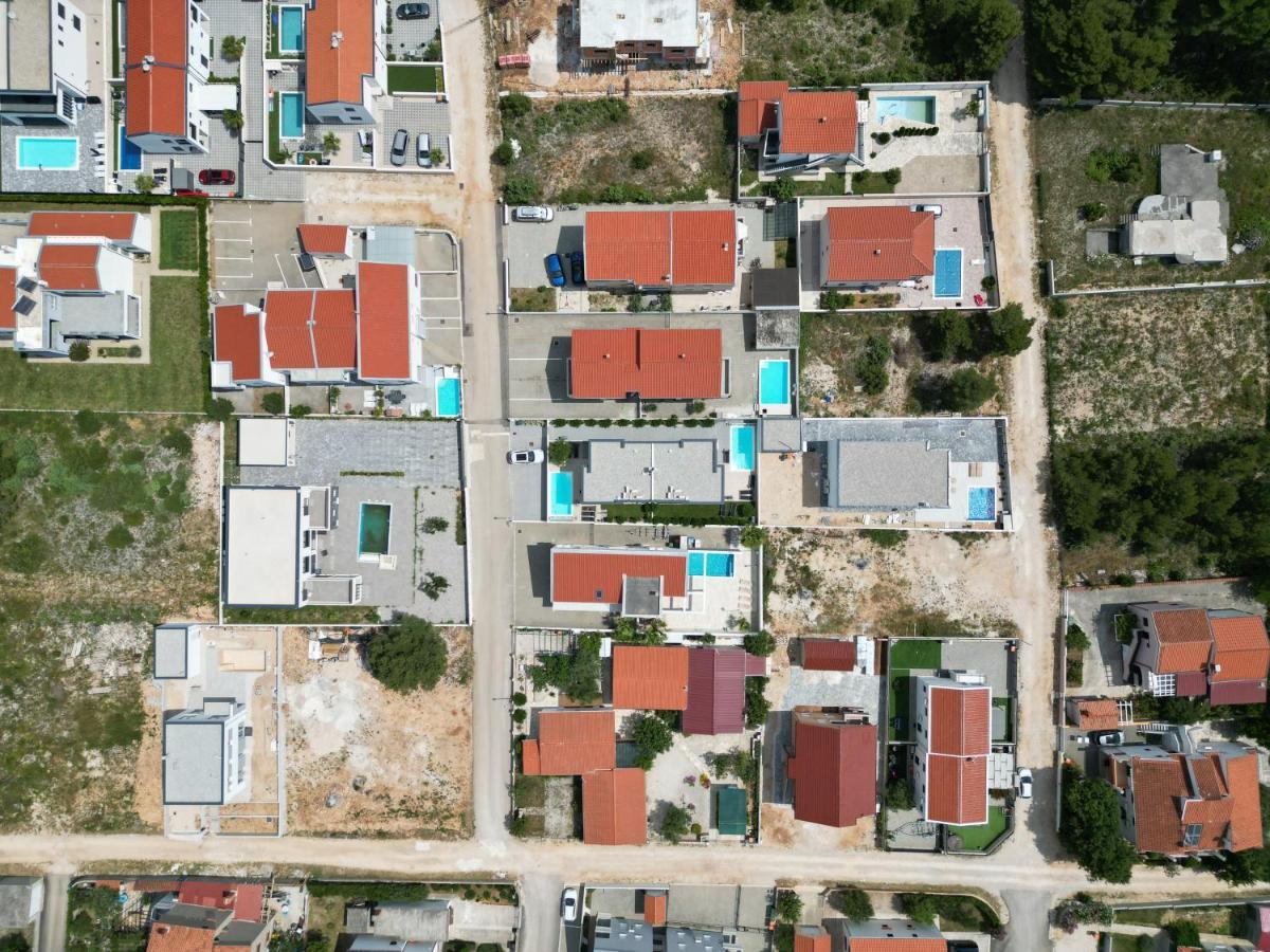 Villa Dea - Dein Rueckzugsort Am Meer Mit Beheiztem Pool Vrsi Luaran gambar